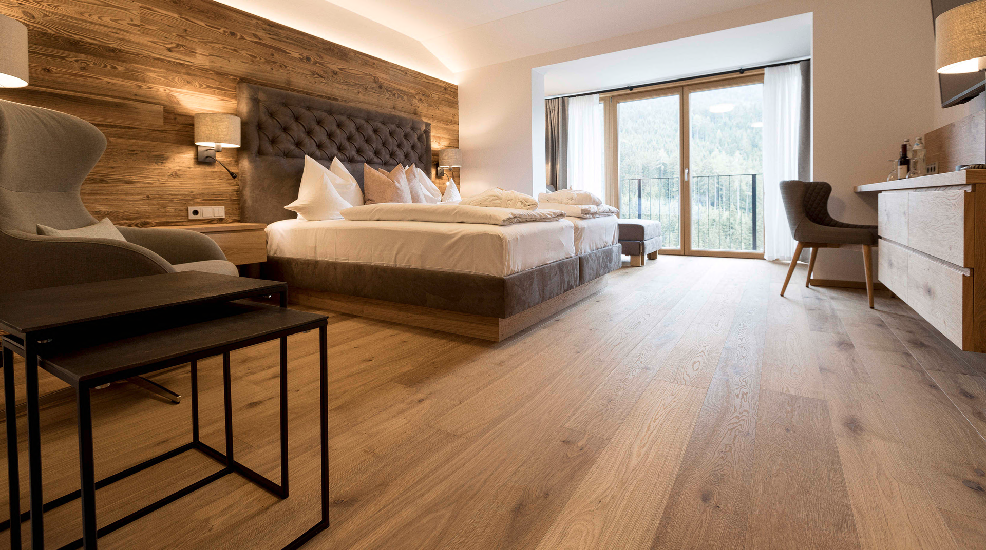Hotelzimmer aus Eiche 