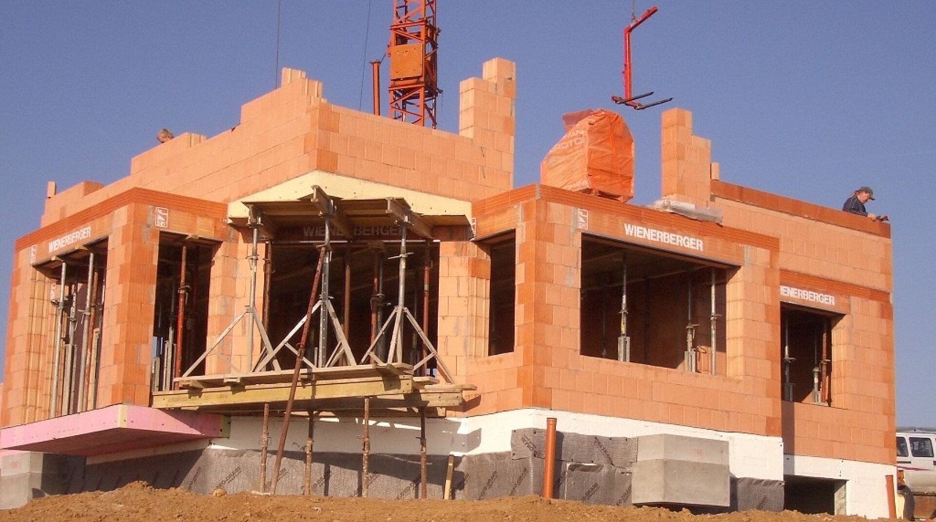 KHB-Creativ EFH Talheim, Haus im Bau, Rohbau, rote Bausteine