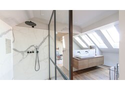 Designo R6 Schwingfenster Kunststoff Badezimmer 1